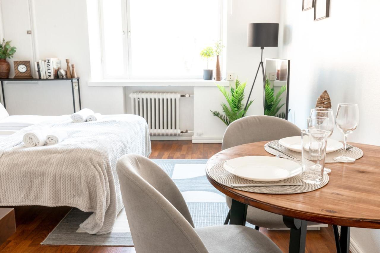 2Ndhomes Cozy Helsinki Center Studio With Park View Esterno foto